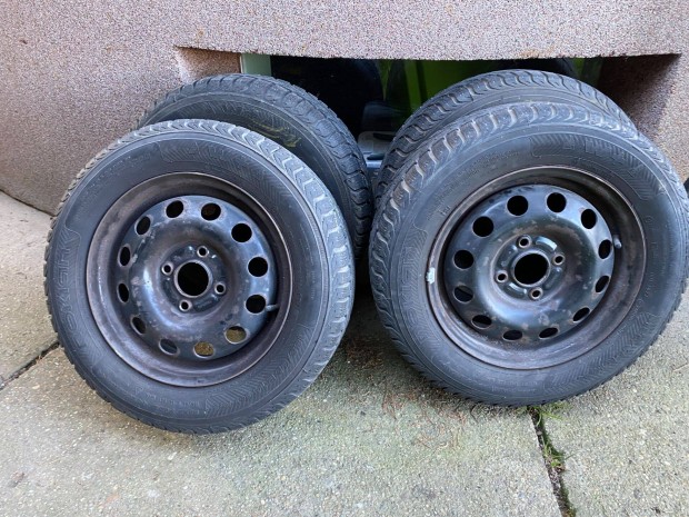 Ford ac�lfelni / lemezfelni garnit�ra 14" (4x108) elad�