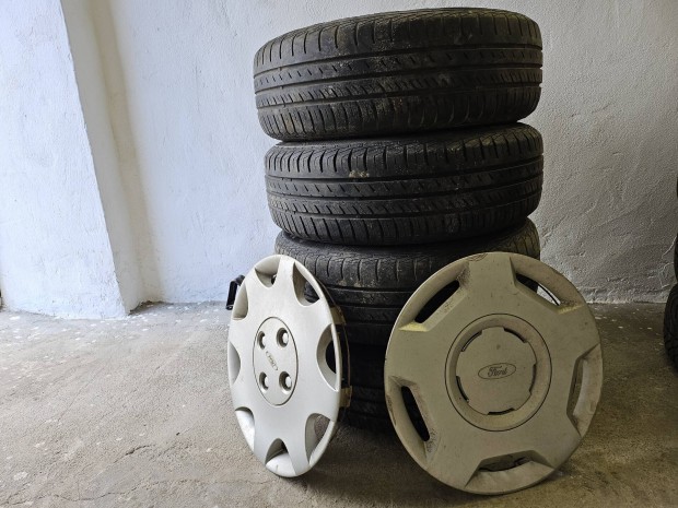 Ford ac�lfelni elad�.