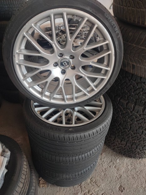 Ford alufelni 20 coll 245/35 R20 nyri gumi