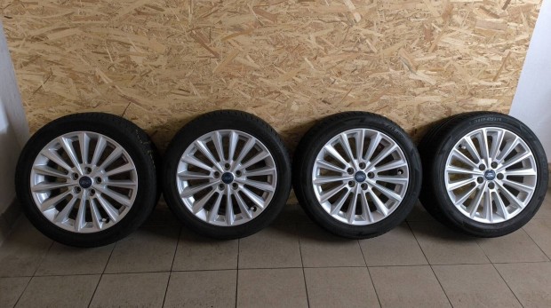 Ford alufelni gumival eladó