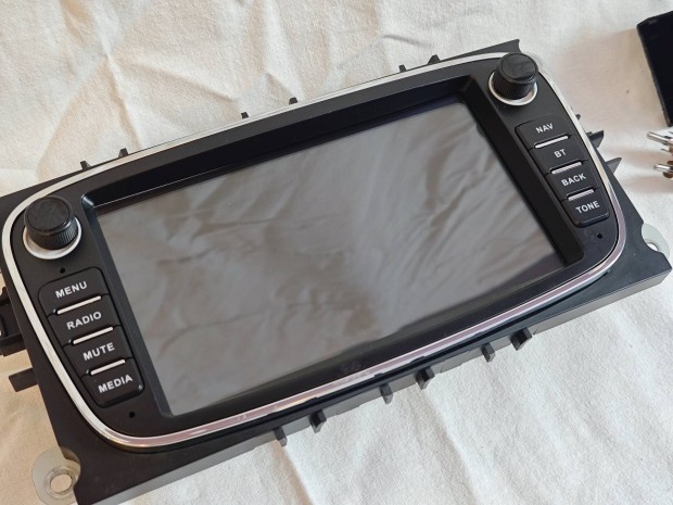 Ford androidos fejegys�g