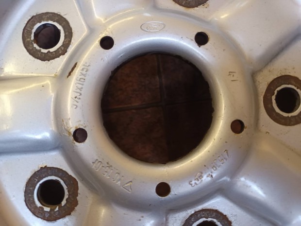 Ford felni szett R16 5.5J