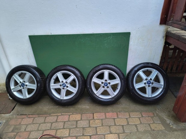 Ford felni t�li gumival