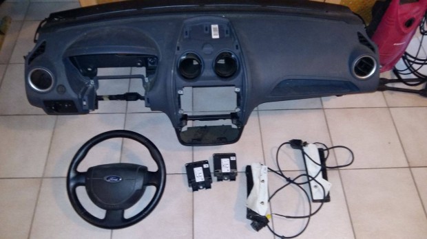 Ford fiesta 2005 utáni komplett légzsákszett szép állapotban!