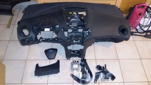 Ford fiesta 2016 évj. komplett légzsákszett. Nagyon szép állapotban!