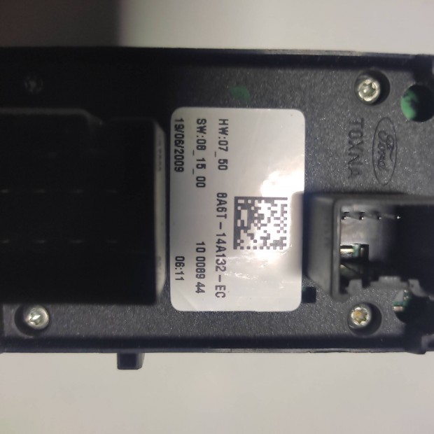 Ford fiesta ablakemel� kapcsol�