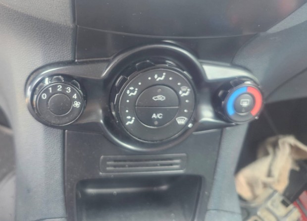 Ford fiesta mk6 fts kapcsol 8000