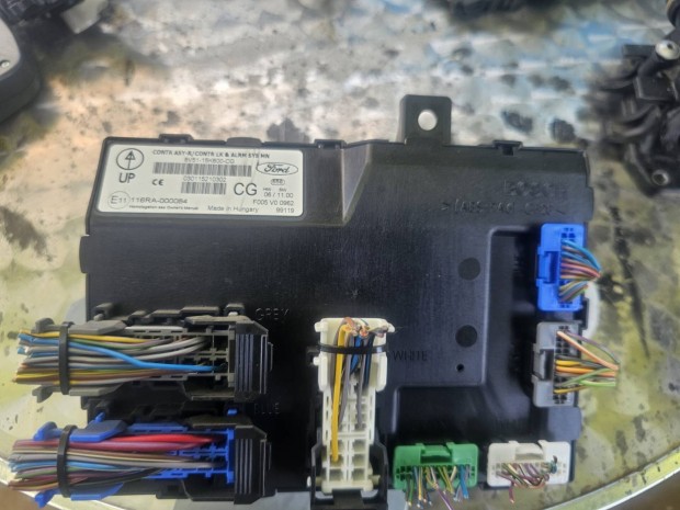 Ford fiesta mk6 kzponti zr riaszt elektronika 8000
