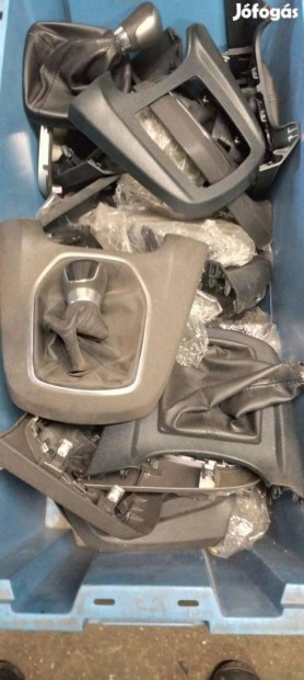 Ford fiesta mk7 vlt szoknya gomb burkolat stb