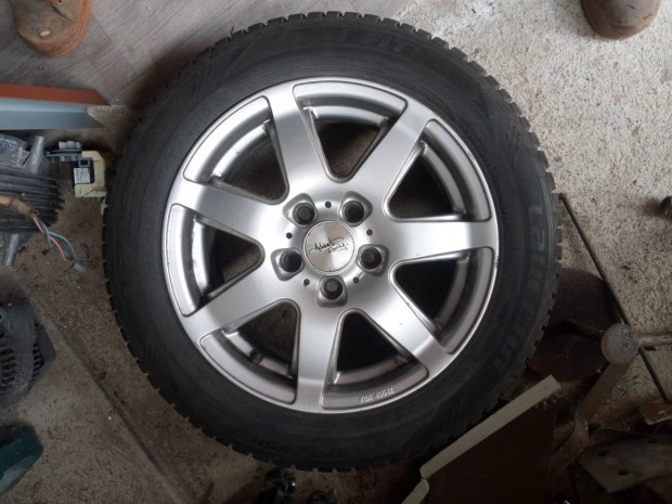 Ford focus2010 felni s gumi 175/65 r15 5x108