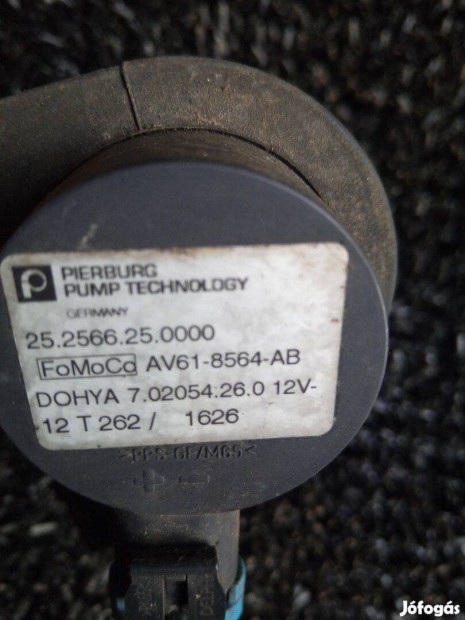 Ford focus MK3 víz keringető szivattyú pumpa av6n-8564-ab