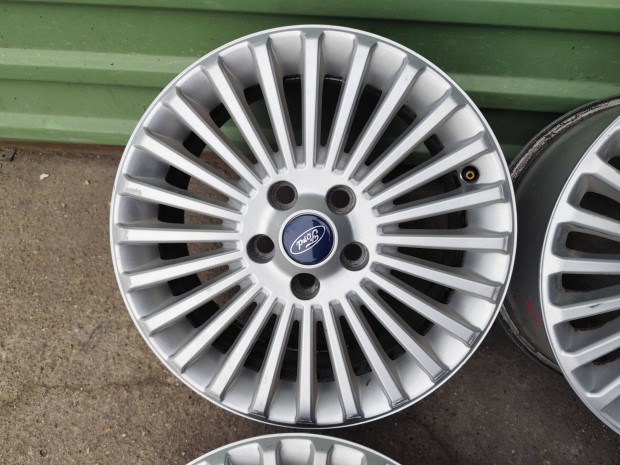 Ford focus Mondeo c-max Galaxy gy�ri alufelni 5x108 16"
