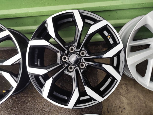 Ford focus Mondeo puma kuga gyári alufelni 5x108 18"