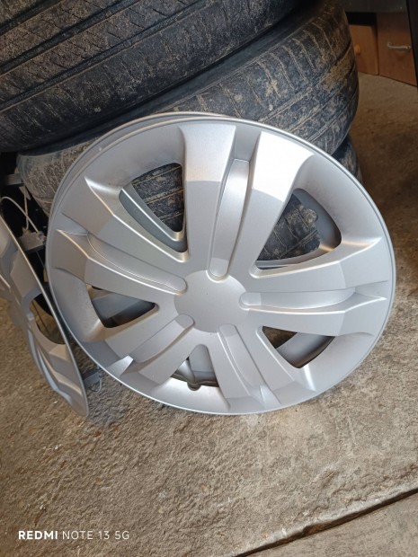 Ford focus acél felni szett, dísztárcsával 5x108, R15