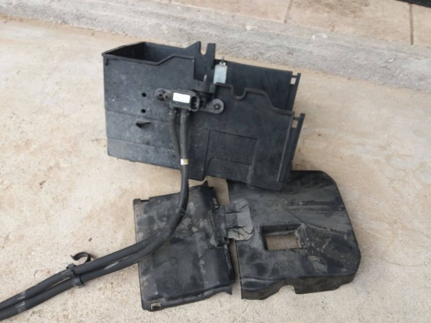 Ford focus akkumul�tor t�lca 8000.-fed�l 4000.- 2011-t�l! mk3