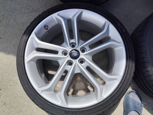 Ford focus c-max St line Mondeo c-max gyári alufelni 5x108 19"