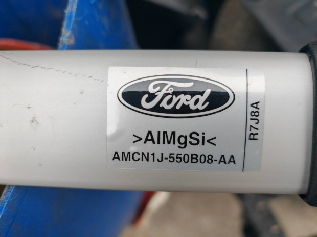 Ford focus csomagtr tlca 