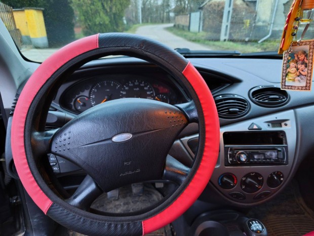 Ford focus elad� aut�