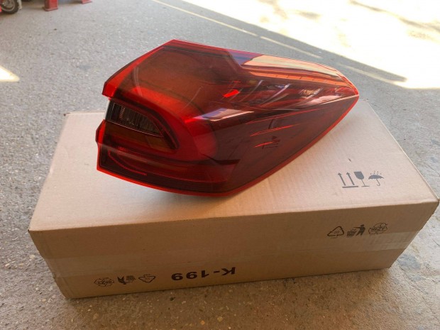 Ford focus h�ts�l�mpa jobbos facelift