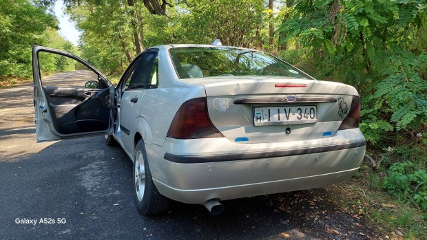 Ford focus mk1 1.6 16v comfort sedan elad esetleg csere. 