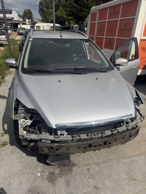 Ford focus mk2.5  1.6 tdci alkatreszei eladok