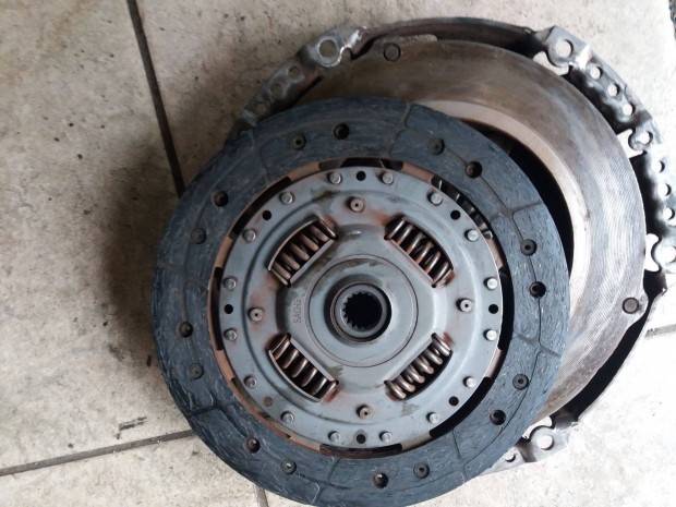 Ford focus mk2 kuplungszerkezet tárcsával 1.6 benzineshez 20000.-