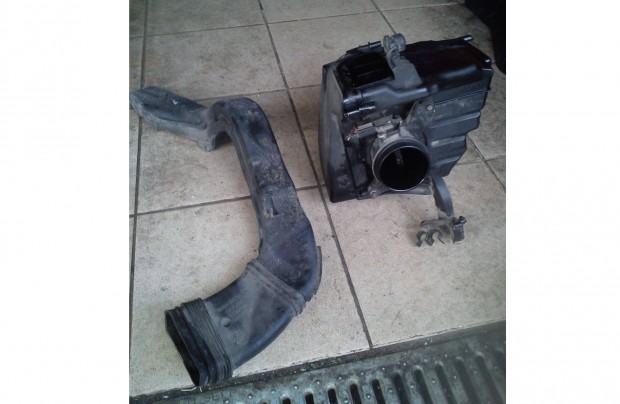 Ford focus mk2 tdci légszűrőház 20000.- 2011-ig!