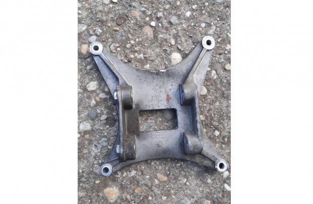 Ford focus mk3 1.6tdci vizescooler tartó konzol 2010-től!