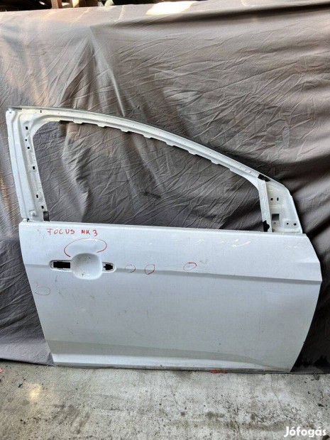 Ford focus mk3 jobb első kis sérült ajtó