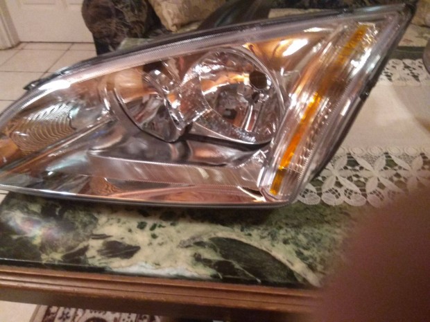 Ford fkusz balels fnyszr