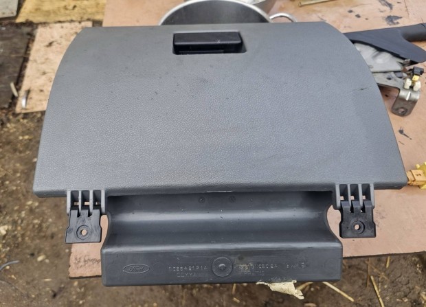 Ford fusion kesztyűtarto kesztyű tartó 6000