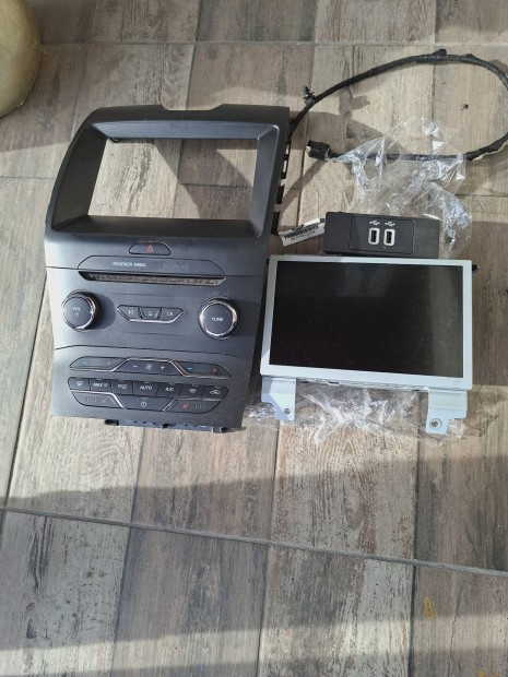 Ford galaxy  SYNC 3 Fejegys�g. 