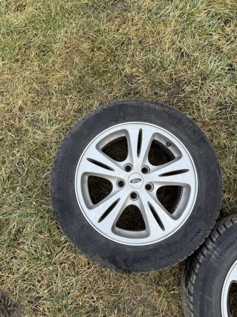 Ford gyari 16" alufelni 5x108 gumikkal