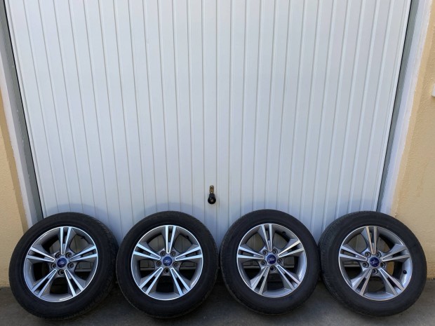 Ford gyári 16" alufelni nyári gumival eladó