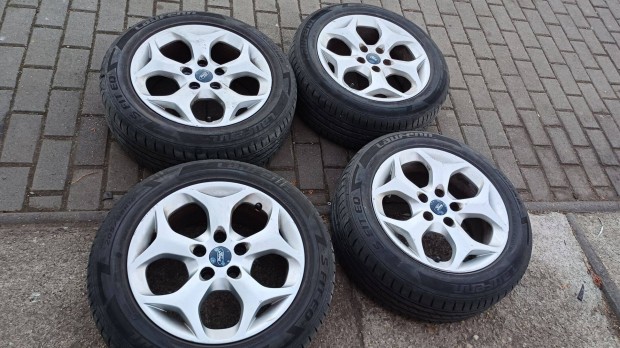 Ford gyri 16"-os alufelni garnitra 205/55R16 nyrigumikkal elad