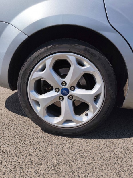 Ford gyári 18col alufelni