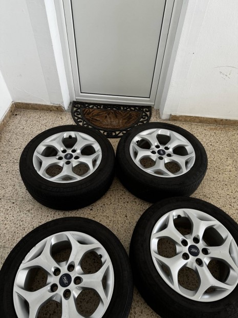 Ford gyri Alufelniszett 16"