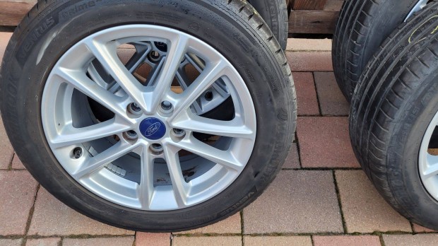 Ford gy�ri alufelni 16" col tpms szelep
