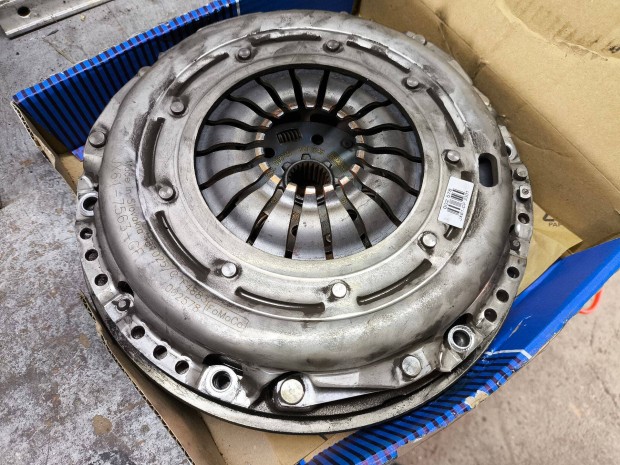 Ford gyári bontott kettőstömegű lendkerék és kuplung szett 2521667