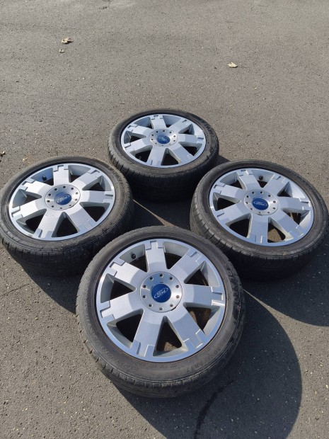 Ford gy�ri k�nny�fem felni garnit�ra 17-es m�retben