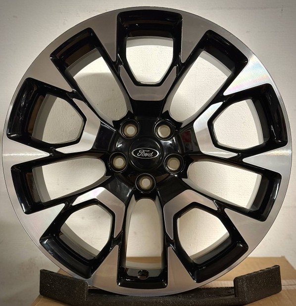 Ford gyári új alufelnik 5x108 19zoll
