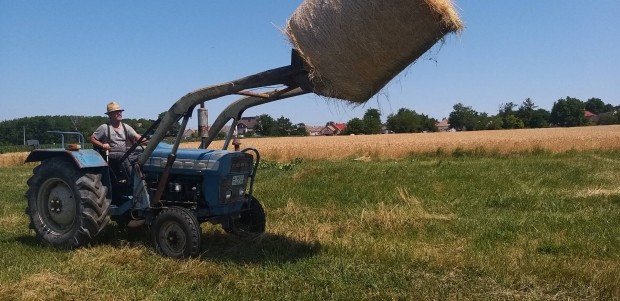 Ford homlokrakods traktor