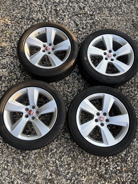 Ford jaguar volvo 8x18 et45 5x108 gyari alufelni