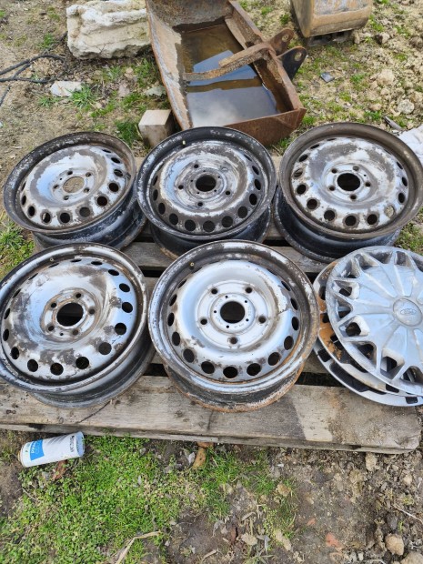 Ford kisteher felni 5db csere �rdekel. 