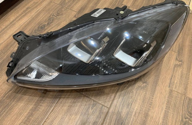 Ford kuga fényszóró balos