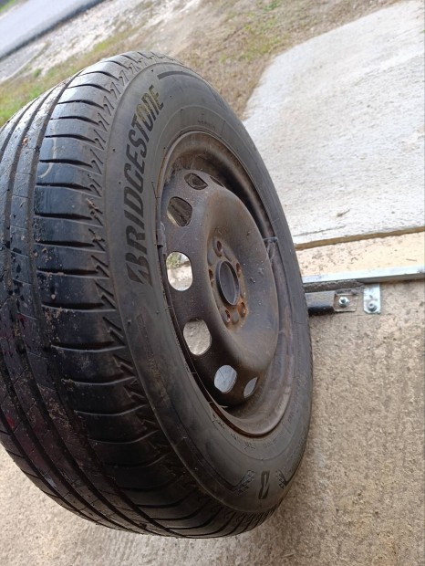 Ford lemezfelni Bridgestone nyárigumi 195/65 r15