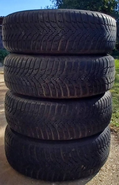 Ford lemezfelni garnitúra R16 5x108x63.3, téli gumikkal