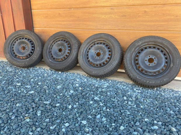 Ford lemezfelni téligumival 5x108 16"