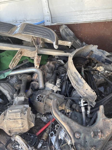 Ford mazad bt50 alkatrszek