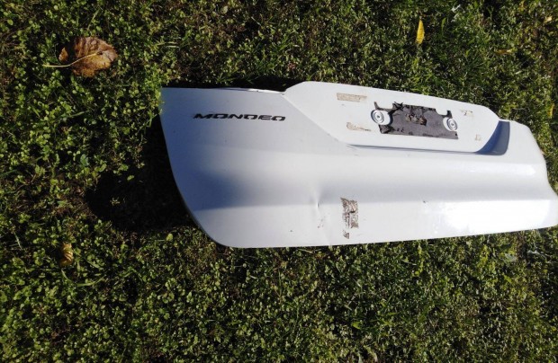 Ford mondeo5 kombi csomagtér ajtó burkolat